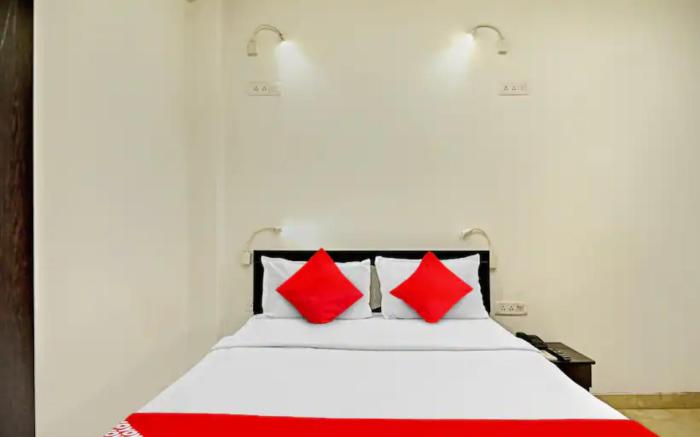Goroomgo Laxmi Guest House Jadavpur Kolkata