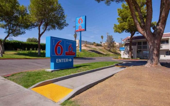 Motel-6, Barstow