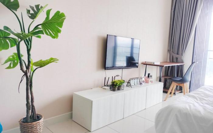 City-View Studio Retreat with Spectacular View TRX