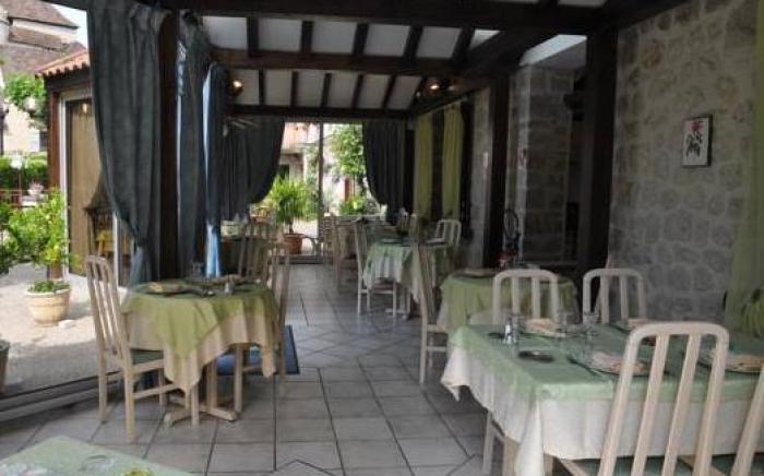 Logis Hotels - Auberge de l'Ile - Hotel 3 etoiles et Restaurant