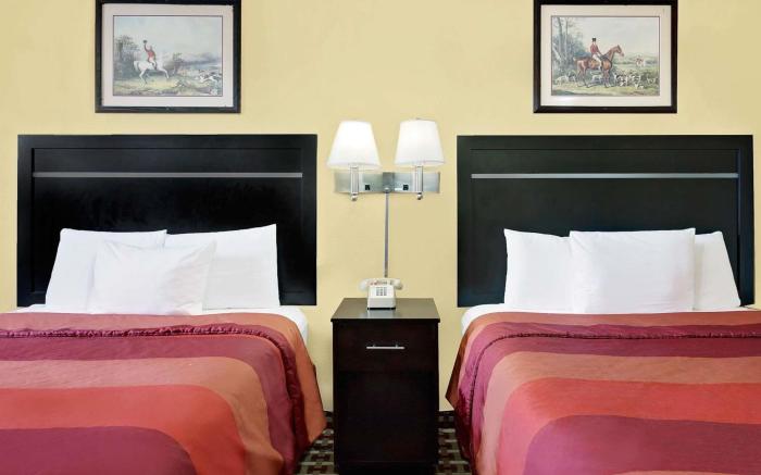 Days Inn by Wyndham Savannah