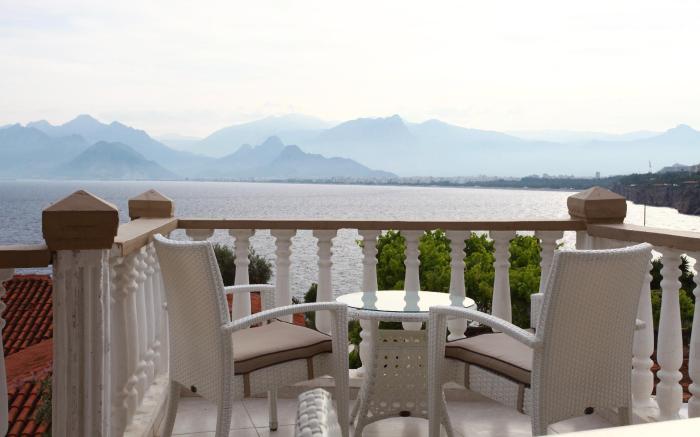 Bacchus Pension