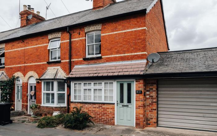 Park End House - Parking, Pet Friendly - From £180 Per Night