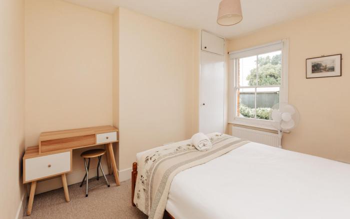 Park End House - Parking, Pet Friendly - From £180 Per Night