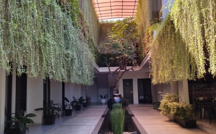 KERTANEGARA HOMESTAY