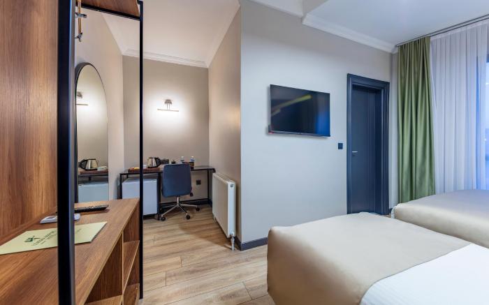 Lenora Airport Hotel