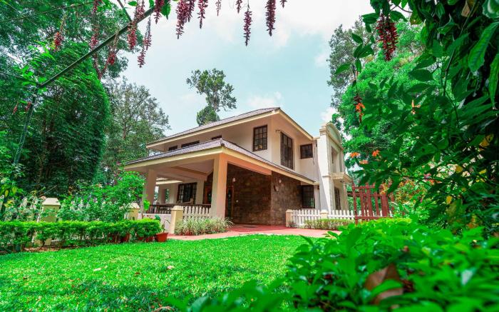 T Cherry Villa by Le Montfort