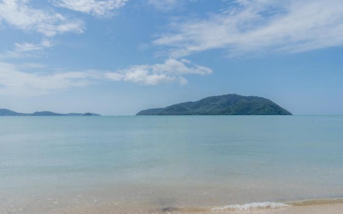 Poppy Beachfront Residence