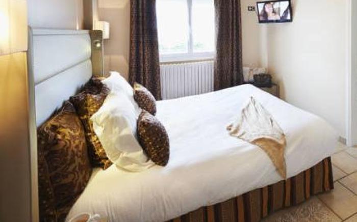 Pont du Chalon Hotel and Restaurant