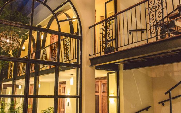 Treehouse Boutique Hotel 