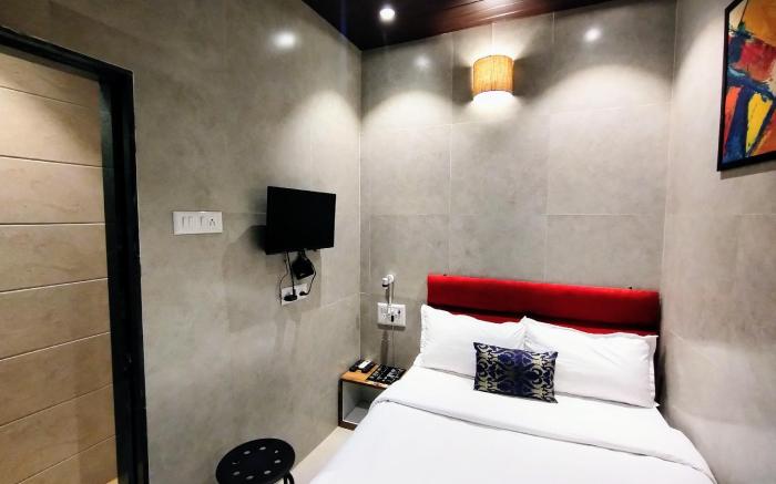 Hotel Eros - Near Mumbai International Airport T2