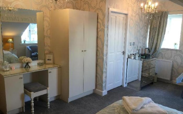 Holly Lodge Guest House