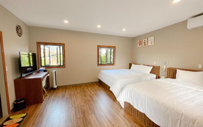 Deluxe Room with Mountain View