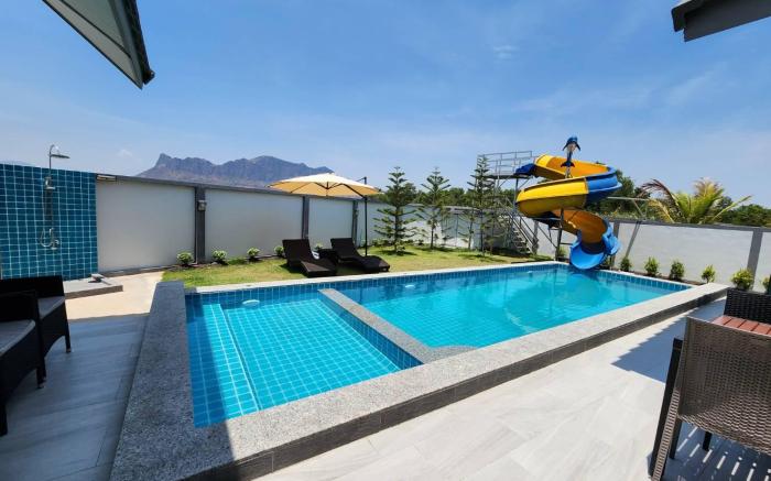 Teepakpoolvilla
