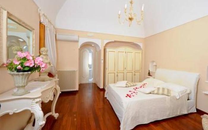 Villa Mary Suites