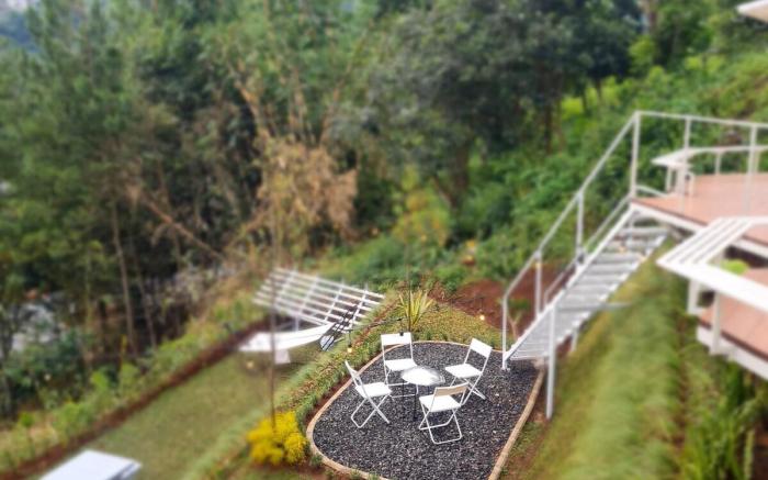 Over Easy Glamping Tenda Cinta #3