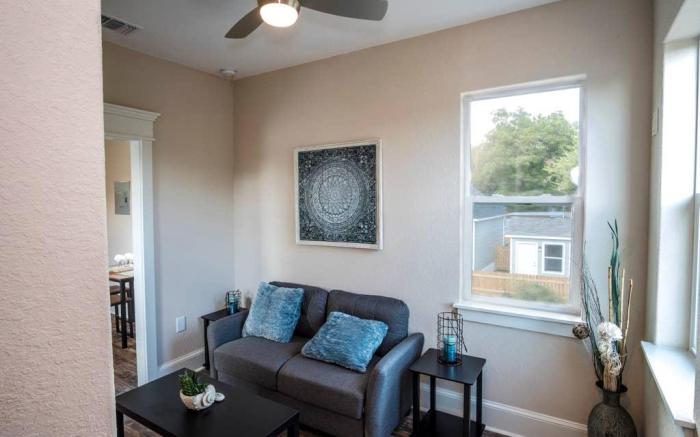 Beautiful Guest House on New Built Home Near Downtown