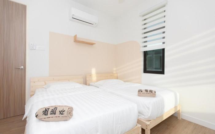 Muji Style 5BR Ferringhi Beach House 15Pax