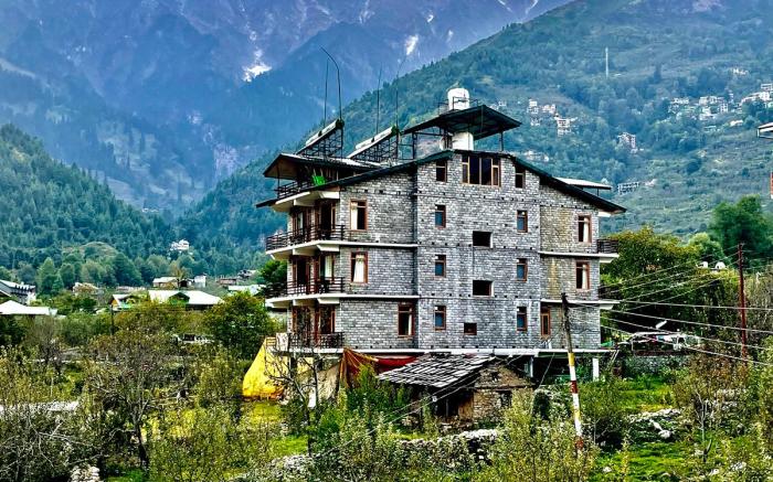 Manali Outdoor Retreat by Sheosante