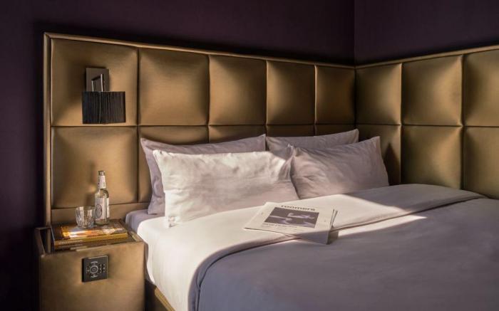 Roomers Frankfurt Central, Autograph Collection