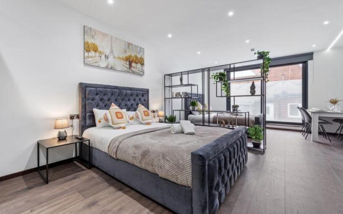Luxury Sleeps 4 Studio Flat