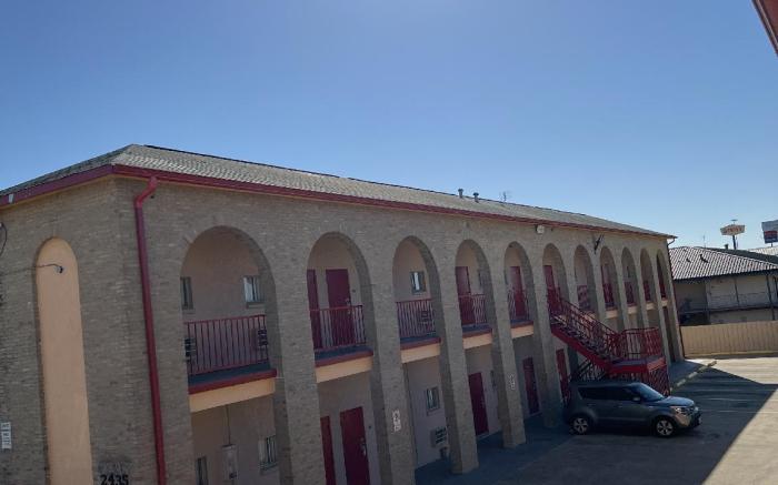 Executive Inn & Suites Lackland AFB