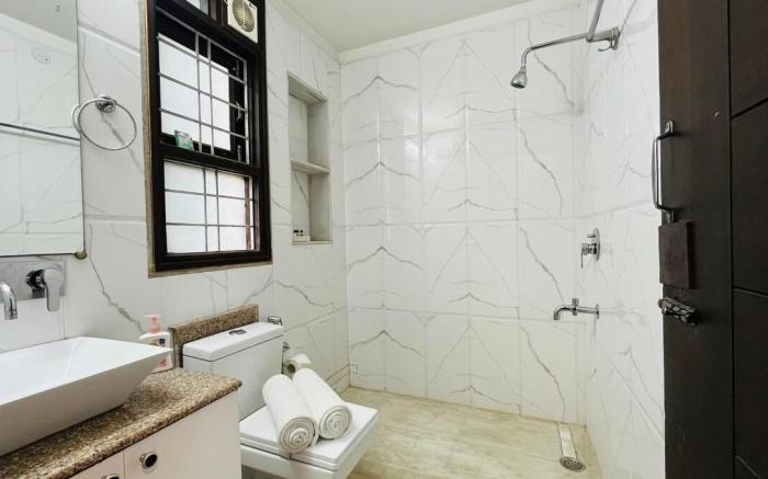 BluO Studio DLF Golf Course Road - Balcony, Lift