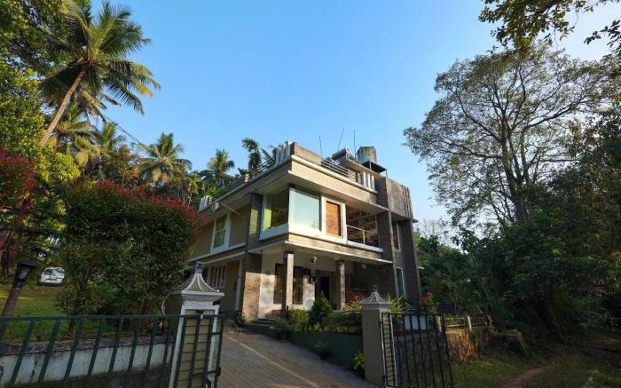 Athirapilly On The Rocks