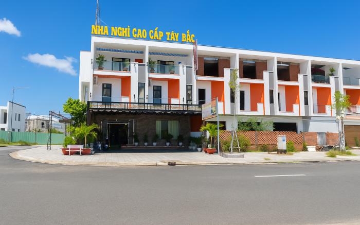 Hostel Luxury Tây Bắc