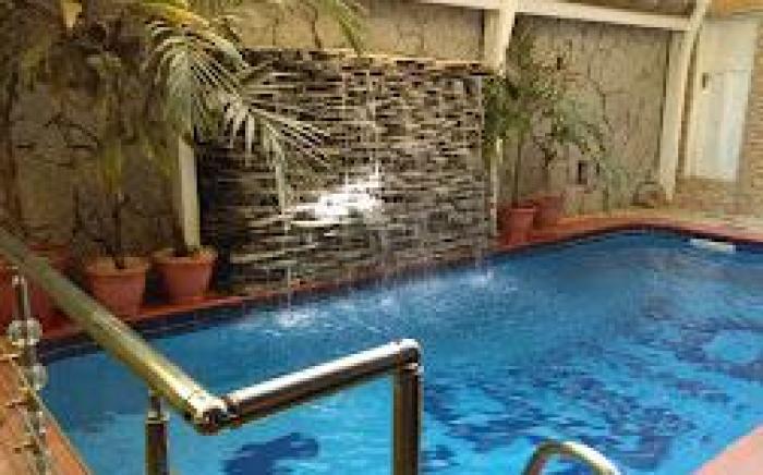 E-Suites Luxury Hotel