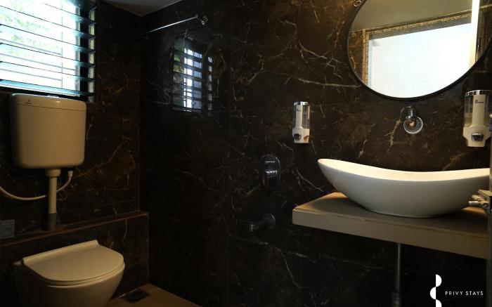 Reed Field Villa, Alibag