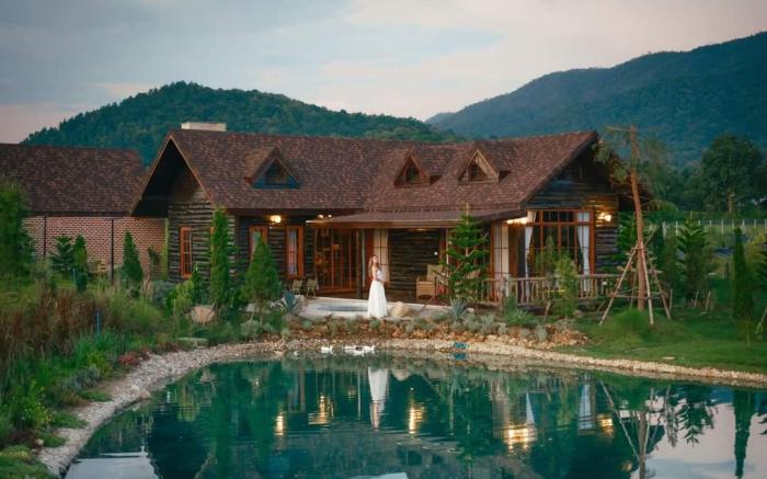 Pine Village CNX