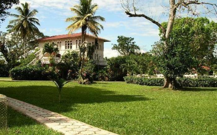 Banana Bank Lodge & Jungle Horseback Adventures