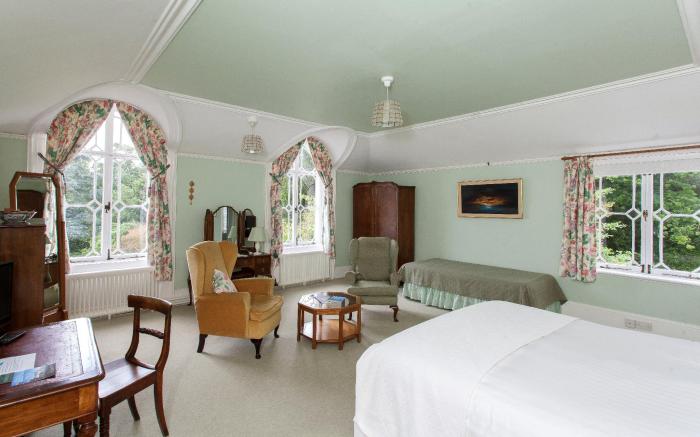 Hollybank House