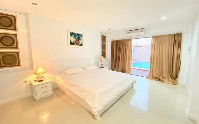 pink villa,jomtien beach 1km,5BR