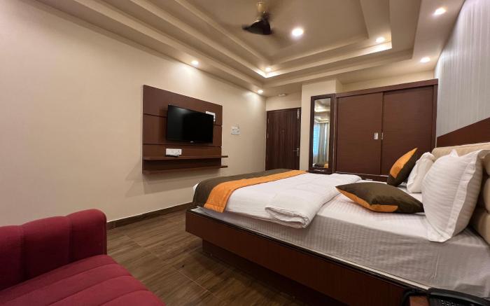 Grand Falcon Electronic City 
