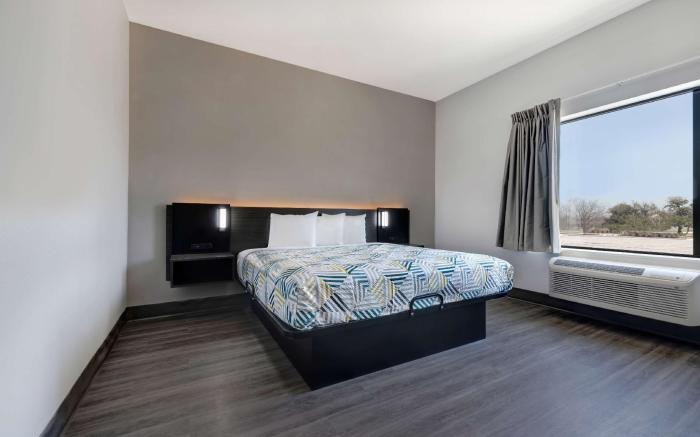 Motel 6 Dallas, TX - Methodist Charlton Medical Ctr.
