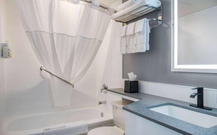 Days Inn & Conference Centre by Wyndham Camrose Norsemen