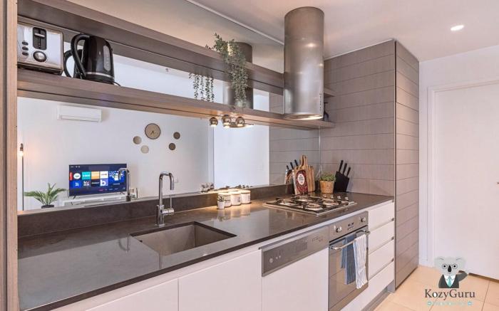 KozyGuru | Abbotsford | Comfy 1Bed Apt