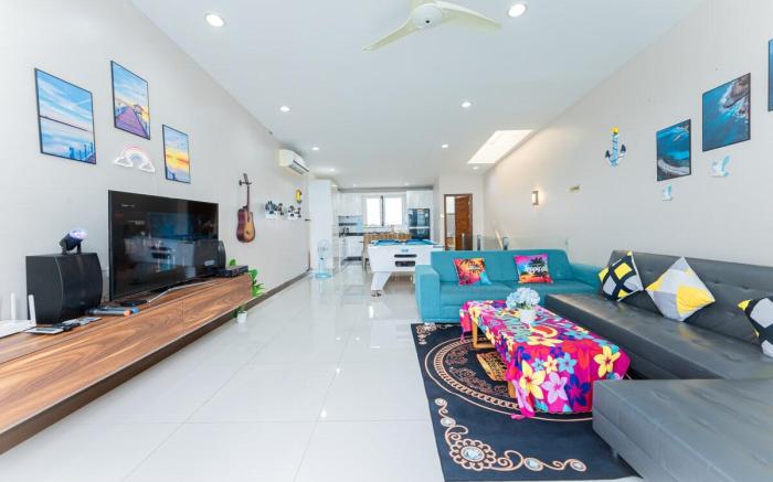 Ocean Pool Villa Pattaya near beach