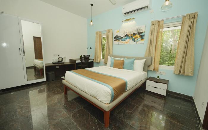 Bay Breeze Suites