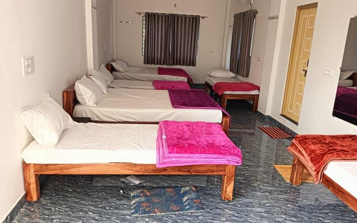 Giridhama homestay 