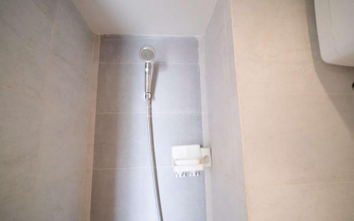 Simple Studio Taman Melati Surabaya By Travelio
