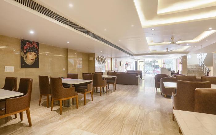 FabHotel Prime Star 17 - Nr. Yashobhoomi Convention Centre