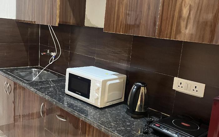 Rooms near pari chowk greater noida