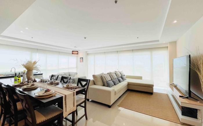 O2 Luxurious Beachfront Penthouse Ocean portofino