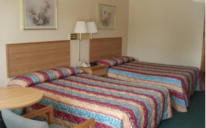 Western Motel - Camilla