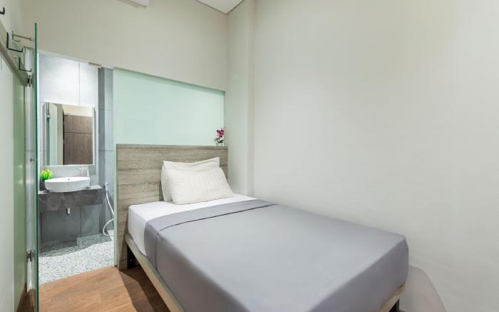 Lively Hotel City Center Surabaya