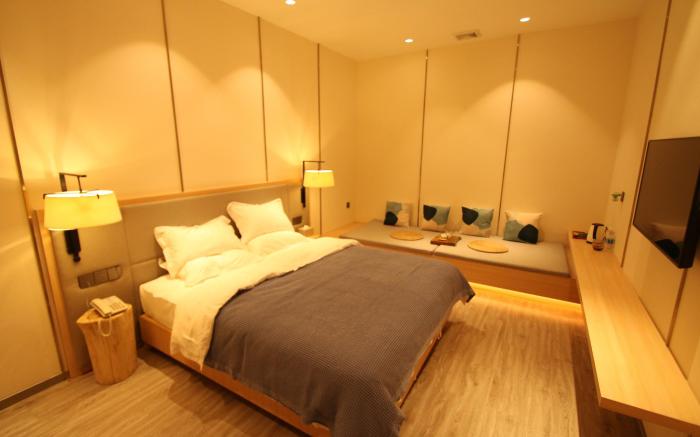 ANJI LIGHT LUXURY HOTEL 安季轻奢酒店