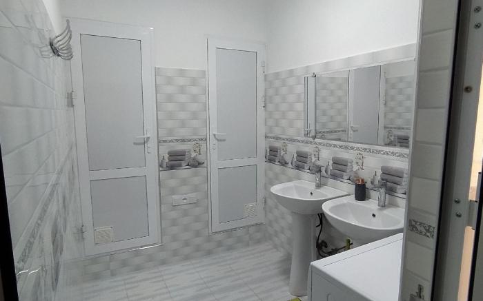 HOSTEL CHINOR 